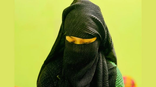 Üvey kuzeniyle heyecan verici an ve amını sikiyor