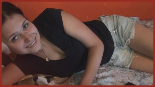 Çift klasik doğal sikişi anal baharatla seviyor