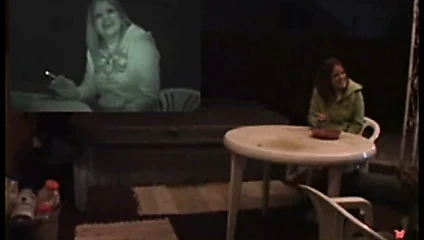 Komşu sevimli amatör kız kız arkadaşının üvey babasını baştan çıkarmak