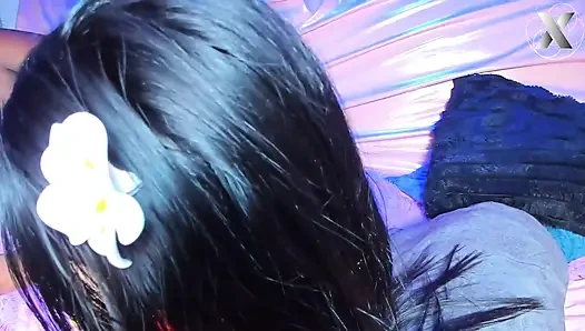 Orgazm olana kadar sevgilimin klitorisine dokunarak birbirlerine mastürbasyon yapıyor