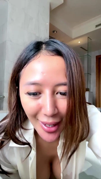 Сногсшибательный момент из "Любой может помочь ей ублажить, возбужденная азиатская девушка страстная"