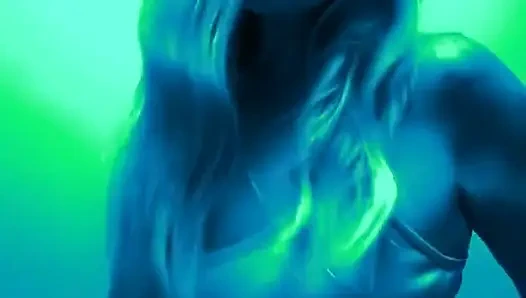 The Feels.. Benimle dans mı ediyorsun? Bazı geceler tek yaptığım bu