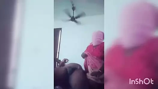 Üvey kız kardeşim yatak odamda beni ziyaret etti