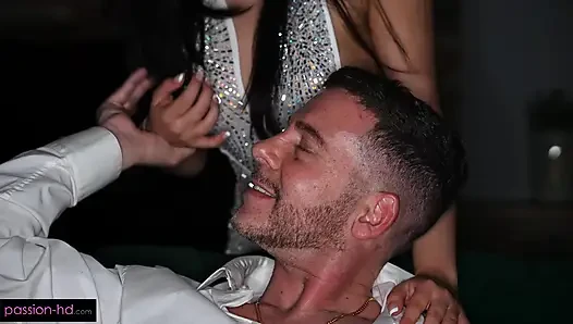 Gigi Star randevu gecesi yarağına aç