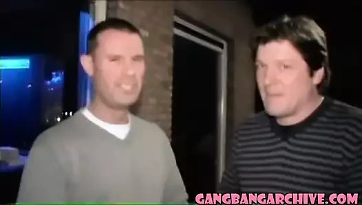 Grup seks arşivi ırklararası grup seks - beyaz kız sert sikiliyor