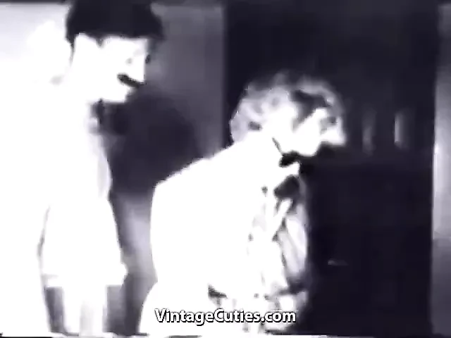 eski ev hanımı olur sikiliyorum (1940'larda vintage)