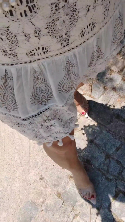 Joana açık havada yürümeyi ve mastürbasyon yapmayı seviyor