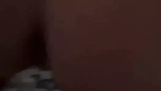 Üvey kız kardeşinin götünü sikiyor