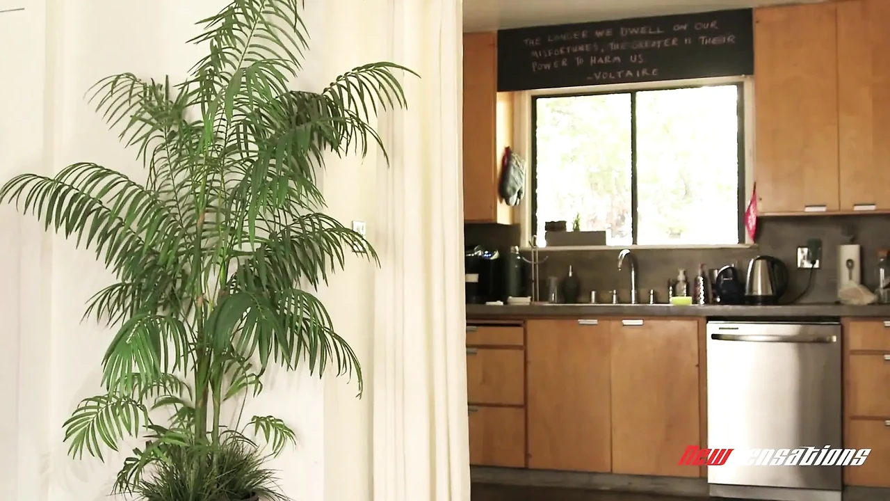 Exclusive: Chloe Cherry My Sister Likes It Rough Babe Porn (Full Video) - Australia Special