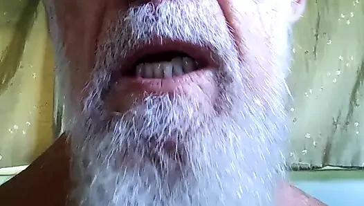 18 yaşındaki oğluma talimat veriyorum ve ona babacığım için bazı şeyler yapmalarını sağlıyorum