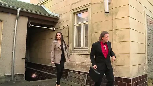 Hademe Kowalski Ateşli Hatunları Sert Sikiyor