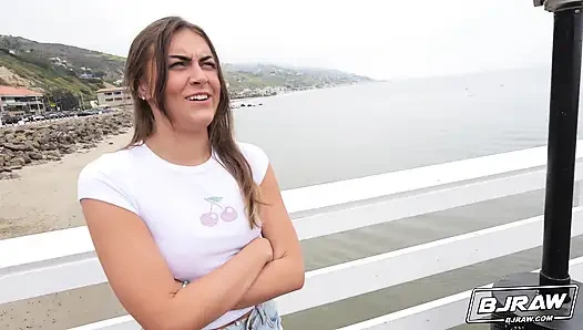 Selina recibe un masivo facial