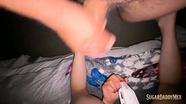V4 Sweet's Monumental Fuck: Hediye Jenerik Sonrası Sahneler Hiç Görmediğiniz