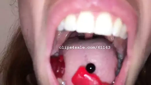 Ağız fetişi - silvia yeme video 1