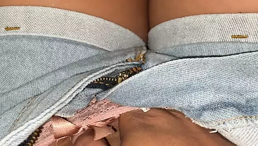 Amcığımı seven yaramaz arkadaşıma ateşli videolar göndermeyi seviyorum