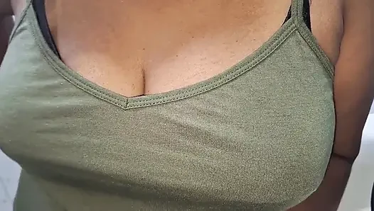 Asyalı kadın banyoda en ateşli video
