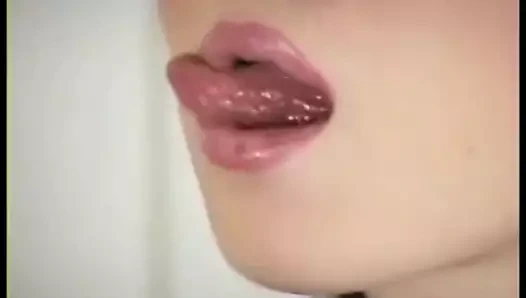 Tanrıça durdurulamaz dev