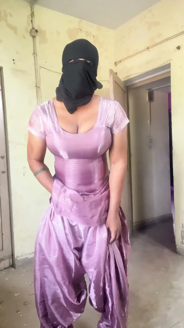 ipeksi parlak saten takım salwar Desi Hint crossdresser bhabhi