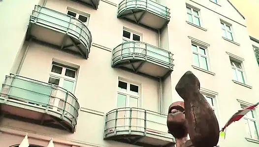 MILF arabada sikimi emiyor