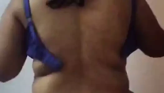 Sütyenimi çıkarmama izin ver! desi kız!