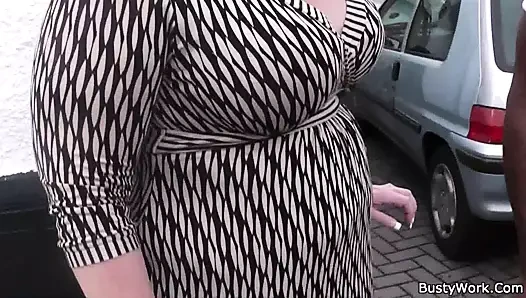 Bbw yutma dev siyah çük önce binicilik