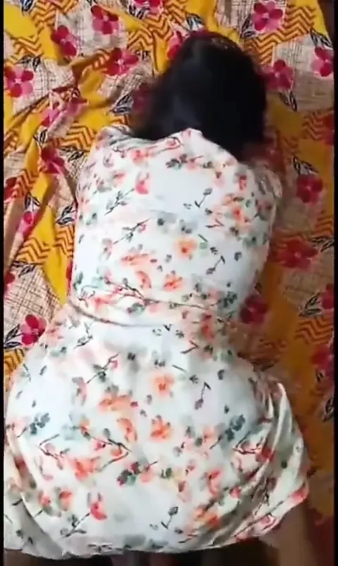 Güneş yeni çıktığında sikimi içine soktum