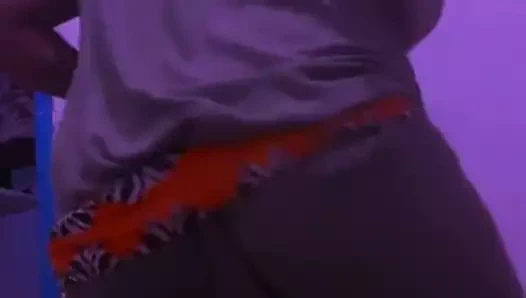 Une bonne chienne au gros cul