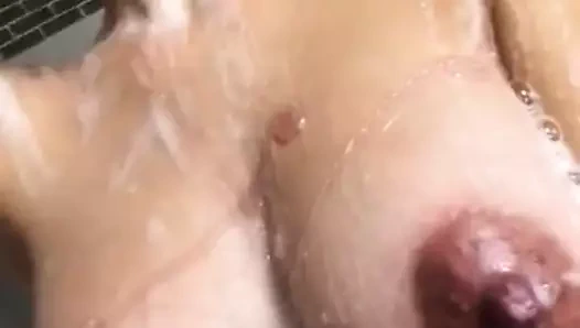 inanılmaz büyük tatlı göğüsleri ve meme ile Lightskin