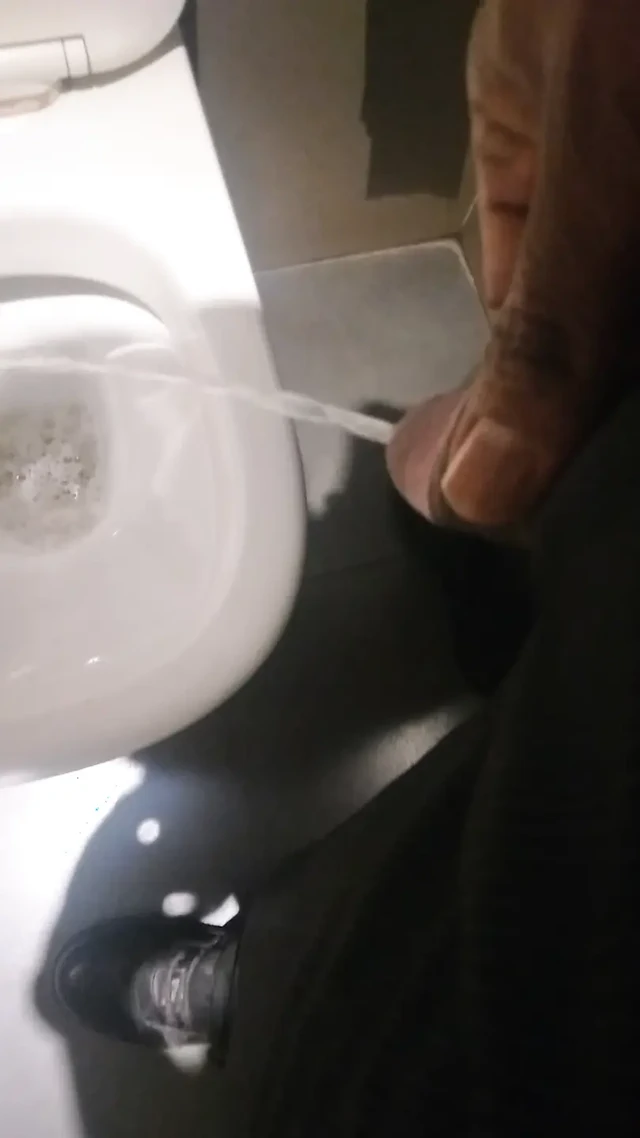 Collage boy ravi mumbai mornig time bathroom me masterbution