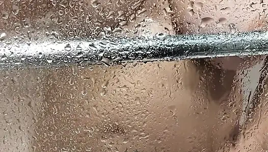 Büyük memeli üvey kız kardeş