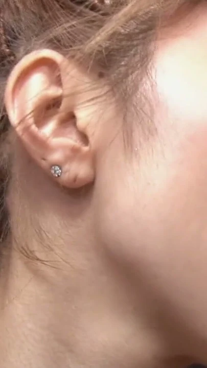 Japon milf'in cinsel inek ile uzun süredir devam eden ilişkisinden sonra ilk porno dökümü | Klip 1