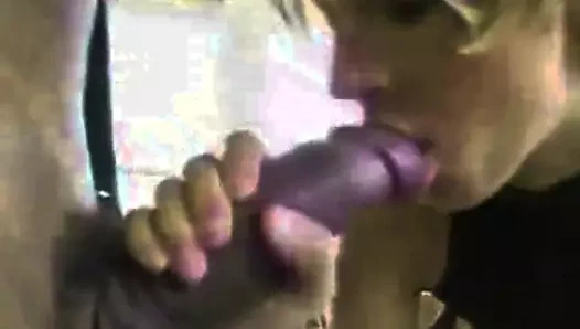 LA PETITE PIPE PORTE BIEN SON NOM DE SA BOUCHE EN DECOURETTE