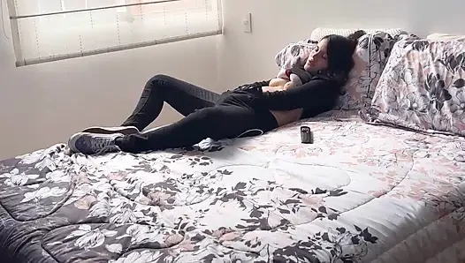 Lezbiyenlerin tadının neden bu kadar iyi olduğunu öğrenmek için vajina denemek istiyorum