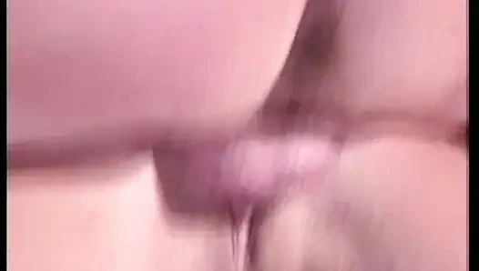 Sarışın Tarzan Fantezisi - Tutkulu Orman Öpücüğü Yoğun Yatak Odası Eylemine Yol açıyor