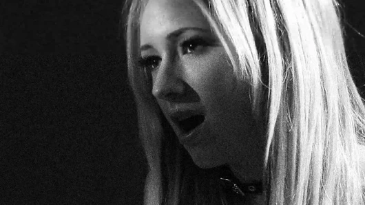 2 sarışın yarak paylaşıyor