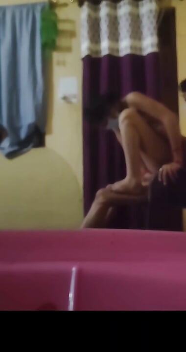 Hintli kadın sevgilisi tarafından sikiliyor