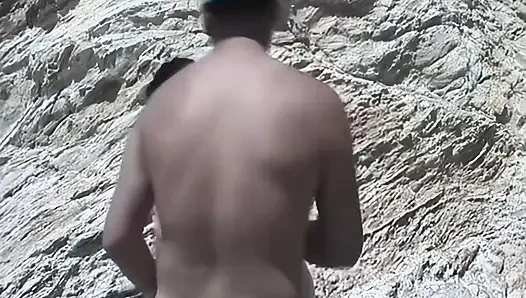 Orta yaşlı seksi kadın genç Türk adam tarafından sikiliyor