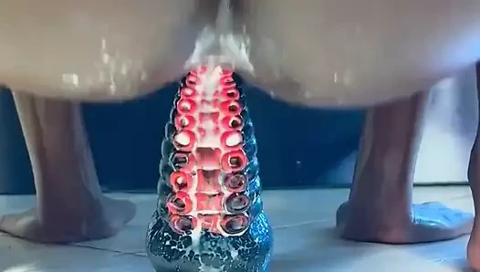 Yoğun yolculuk patlayıcı bir zevkle bitiyor