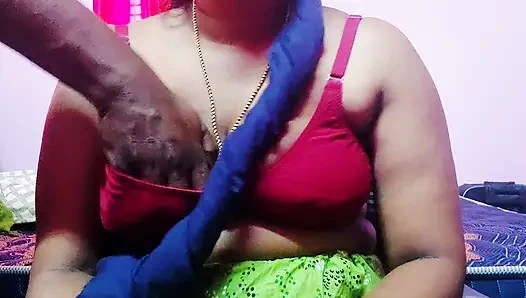 Ateşli hintli kadın mohini ile seks yapıyor