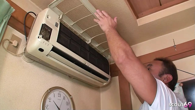 Japon olgun evli kadın kocası işteyken çirkin işçiyi sikiyor sansürsüz jav roleplay