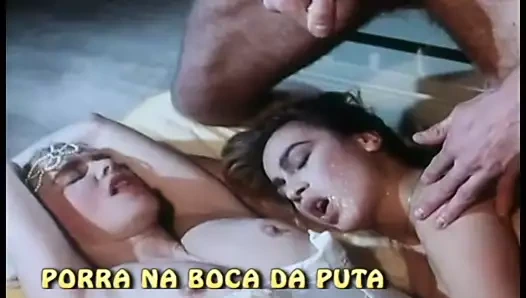 GOZANDO MUITO NA BOCA DAS DUAS PUTAS SAFADAS, BANHO DE LEITE