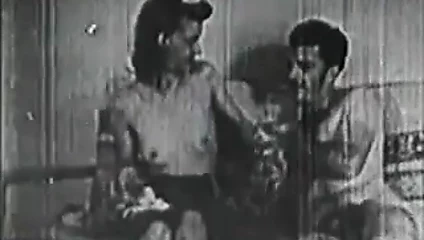 Güzel bir koca için sıcak bir sürpriz (1940'larda vintage)