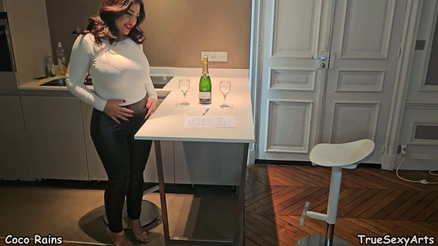 Coco Rains 4k büyük memeli emlakçı anlaşmayı kapatmak için müşterisini sikiyor