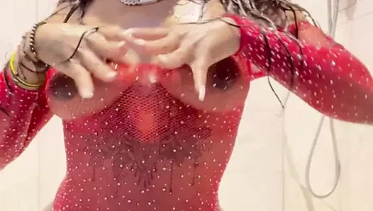 Zenci baddie siyah götünü sikiyor