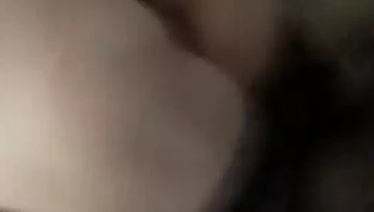 Yuvarlak Mary götünün güçlü bir şekilde sarkması