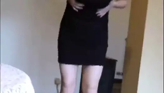 Evde çoraplı ev hanımı