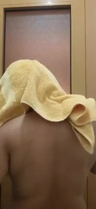 Filipinli fb live striptiz yapıyor