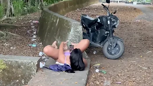 Komşum mastürbasyon yaparken yakalandı