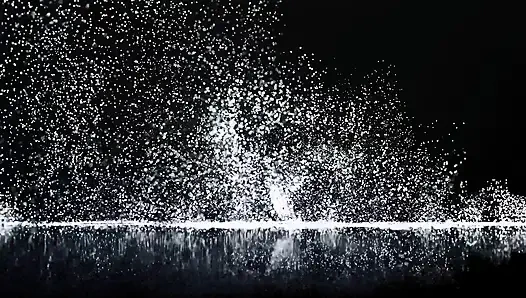 Tia layne amcığını erkeğinin sert yarağının üstüne seriyor