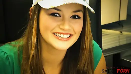 Allie Haze yatakta azıyor ve siki g noktasına masaj yapıyor